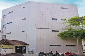 OYO 92677 Hotel Bintaro