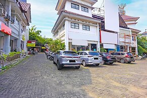 OYO 92677 Hotel Bintaro