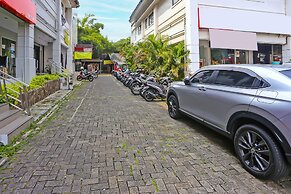 OYO 92677 Hotel Bintaro