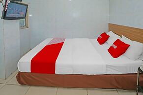 OYO 92677 Hotel Bintaro