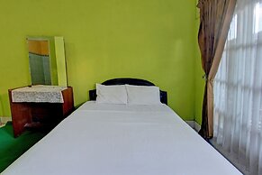 OYO 92849 Hotel Dienda Hayu