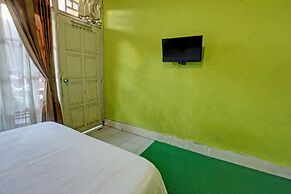 OYO 92849 Hotel Dienda Hayu Near Alun Alun Tastura