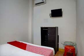 OYO 92820 Guesthouse 899