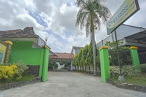 OYO Life 90589 Palem Garden Hotel