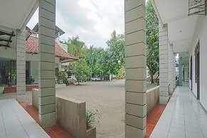 OYO Life 90589 Palem Garden Hotel