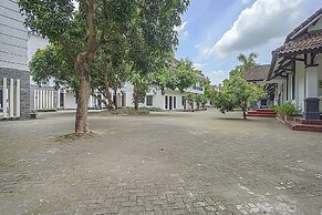 OYO Life 90589 Palem Garden Hotel