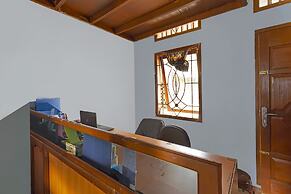 OYO 92893 Santana Residence Syariah