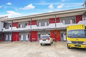 OYO 92893 Santana Residence Syariah