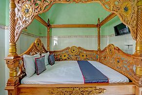 Collection O 92897 Hotel Intan Near Kantor Syahbandar Bawean