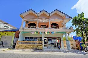 Collection O 92897 Hotel Intan Near Kantor Syahbandar Bawean