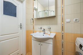 Okopowa Apartment Kołobrzeg by Renters