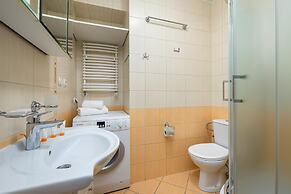 Okopowa Apartment Kołobrzeg by Renters