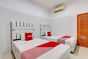 OYO 93011 Hotel Griya Lestari Pati 2