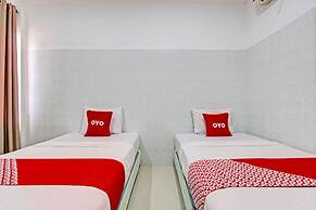 OYO 93011 Hotel Griya Lestari Pati 2