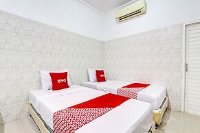 OYO 93011 Hotel Griya Lestari Pati 2