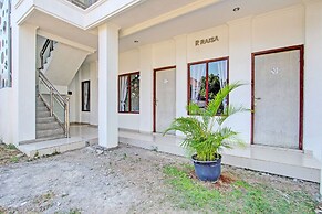 OYO 93011 Hotel Griya Lestari Pati 2