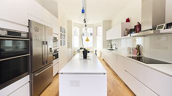 The Clapham Crib