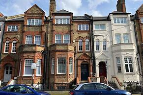 The Clapham Crib