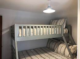 a Stunning and Cosy Character cob Cottage C1750