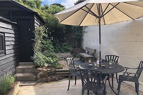 2 Bed Cottage - Sleeps 5 - Pets - Garden - Parking