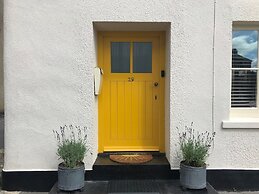a Stunning and Cosy Character cob Cottage C1750