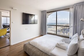 Grand Sea View Retreat by Sea N' Rent