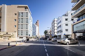 Grand Sea View Retreat by Sea N' Rent