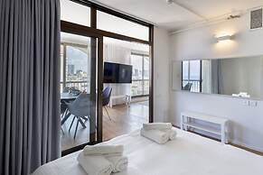 Grand Sea View Retreat by Sea N' Rent