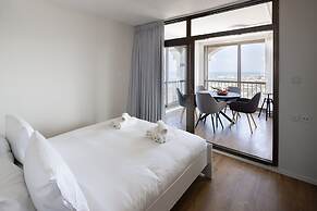 Grand Sea View Retreat by Sea N' Rent