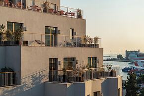 Mitsis N'U Piraeus Port