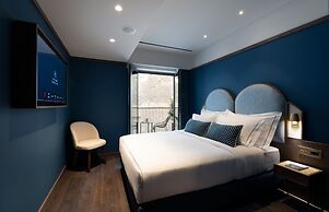 Mitsis N'U Piraeus Port