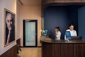 Mitsis N'U Piraeus Port