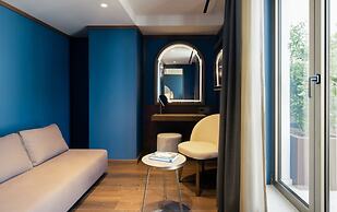 Mitsis N'U Piraeus Port