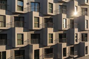 Mitsis N'U Piraeus Port