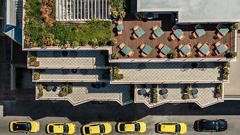 Mitsis N'U Piraeus Port