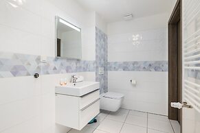 Sweet Apartment Five Seas by Renters