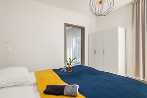 Sweet Apartment Five Seas by Renters