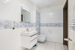 Sweet Apartment Five Seas by Renters