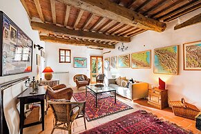 Amazing Villa Near The Lake With Pool