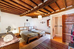 Amazing Villa Near The Lake With Pool