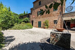 Amazing Villa Near The Lake With Pool