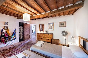 Amazing Villa Near The Lake With Pool