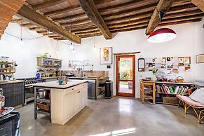 Amazing Villa Near The Lake With Pool