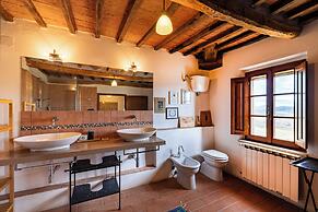 Amazing Villa Near The Lake With Pool