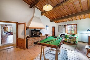 Amazing Villa Near The Lake With Pool