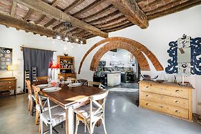 Amazing Villa Near The Lake With Pool