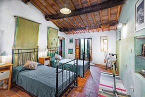 Amazing Villa Near The Lake With Pool