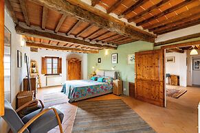 Amazing Villa Near The Lake With Pool