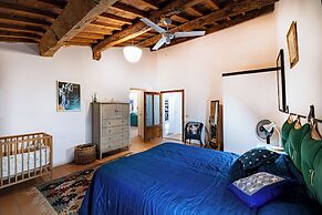 Amazing Villa Near The Lake With Pool