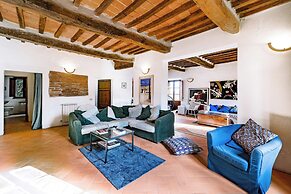 Amazing Villa Near The Lake With Pool